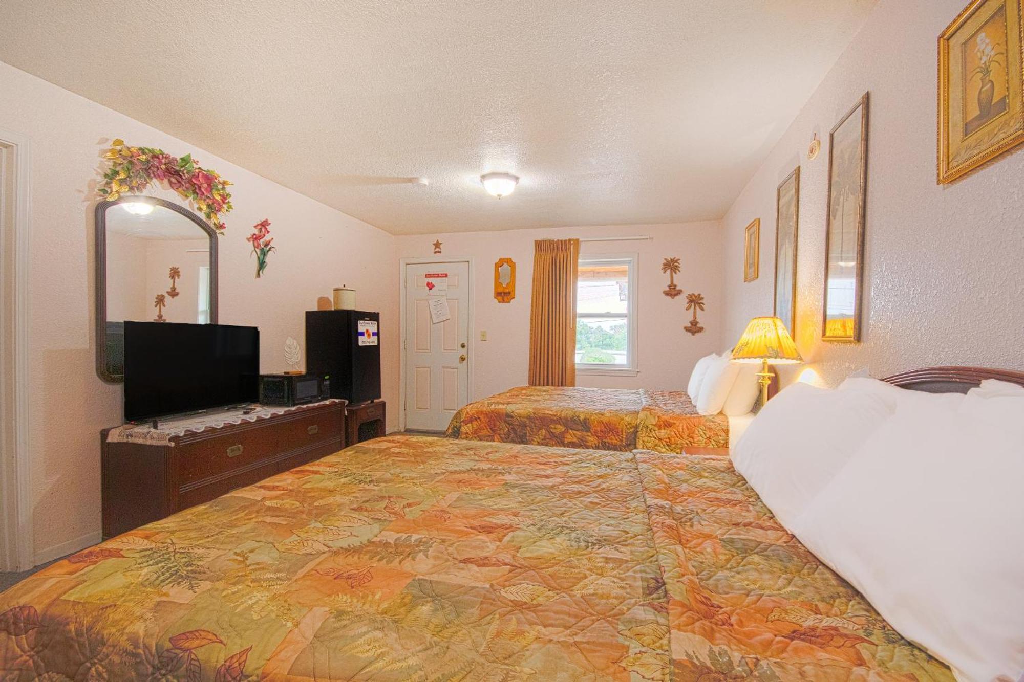 Sunflower Motel Hiawatha By Oyo Exterior foto