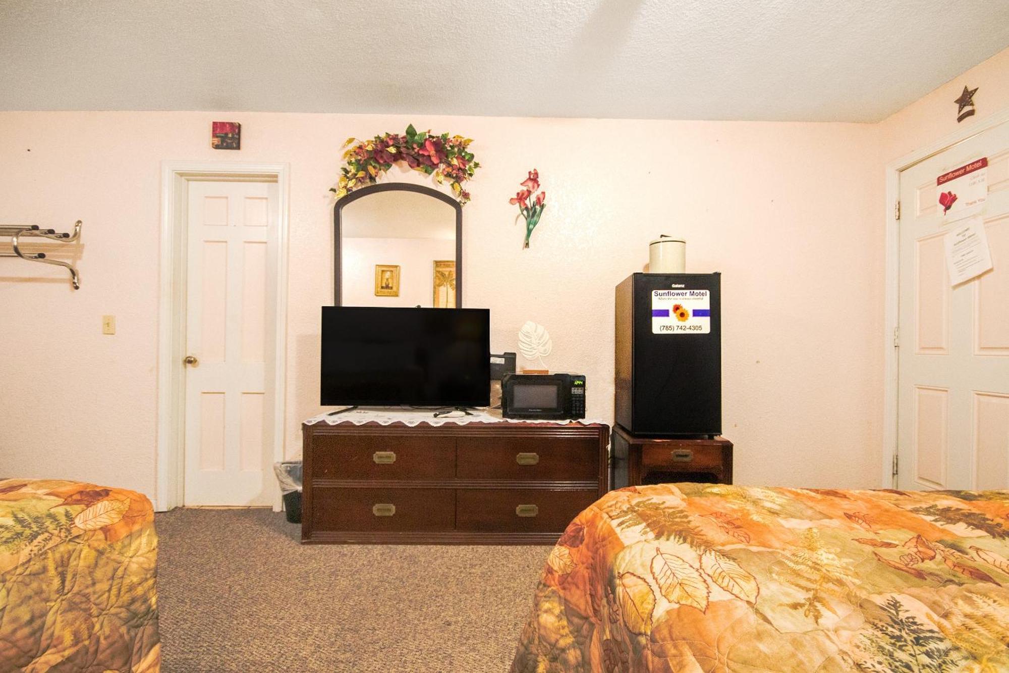 Sunflower Motel Hiawatha By Oyo Exterior foto